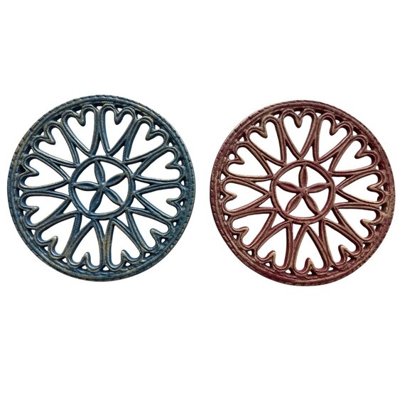 Cast Iron Round Trivets Red & Blue Sand Dollar Hearts Hot Plate Vintage Qty 2 - Picture 1 of 5